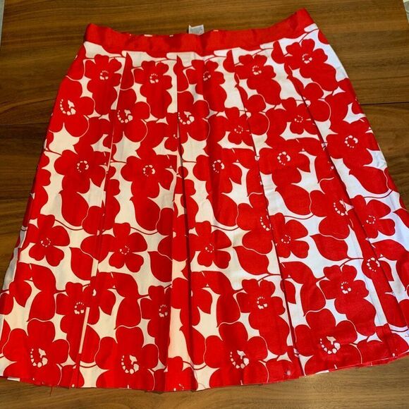 Mario Serrani skirt, red wht floral print, box pleat swing style, EUC ,Italian - Picture 2 of 16